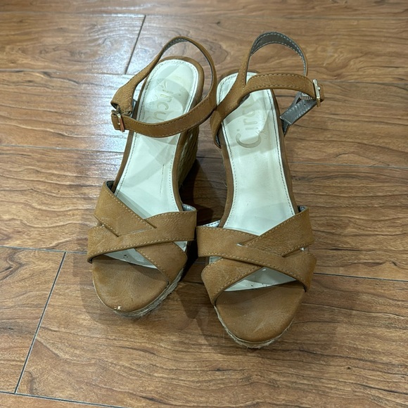 Wedges - Picture 1 of 3